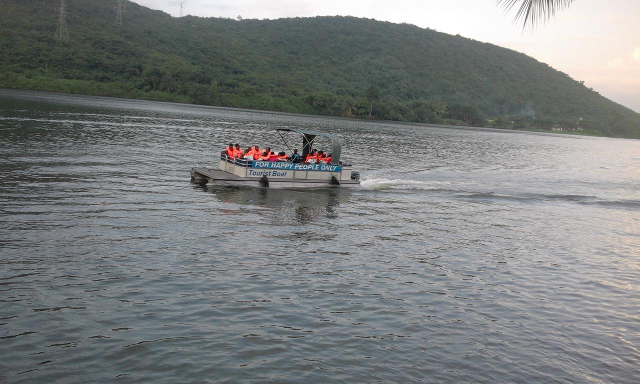 Aylos Bay Hotel Akosombo Exterior photo